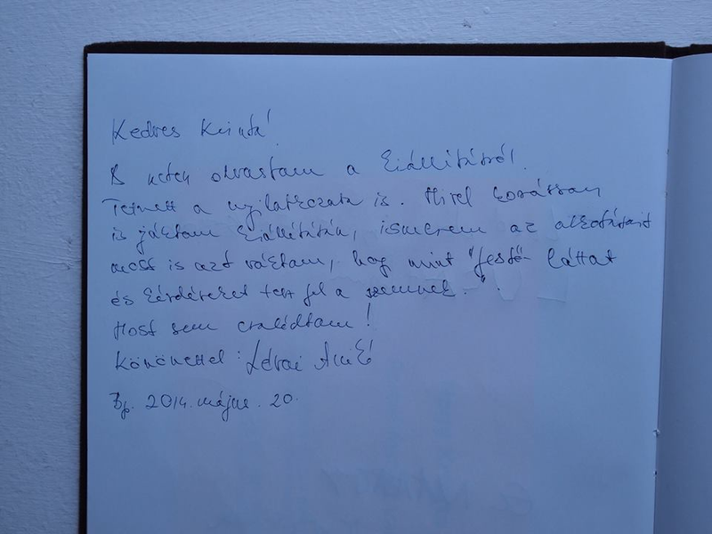 Illustration for article titled Két Orbán-portrét vett Tereskovától a miniszterelnök felesége